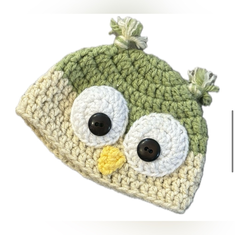 Adorable Owl Knit Hat for infants- Green and Cream